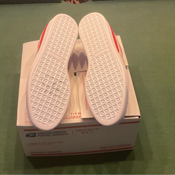 PUMA Red White Suede Classic XXI Leather Shoes 11.5 like New - Picture 12 of 15